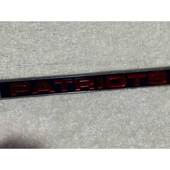 NFL New England Patriots Metal License Plate Frame - Picture 3 of 4